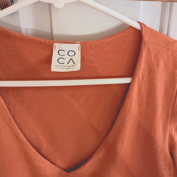 🇨🇦 Latest scoop 🇨🇦 cropped t-shirt - Picture 2 of 3